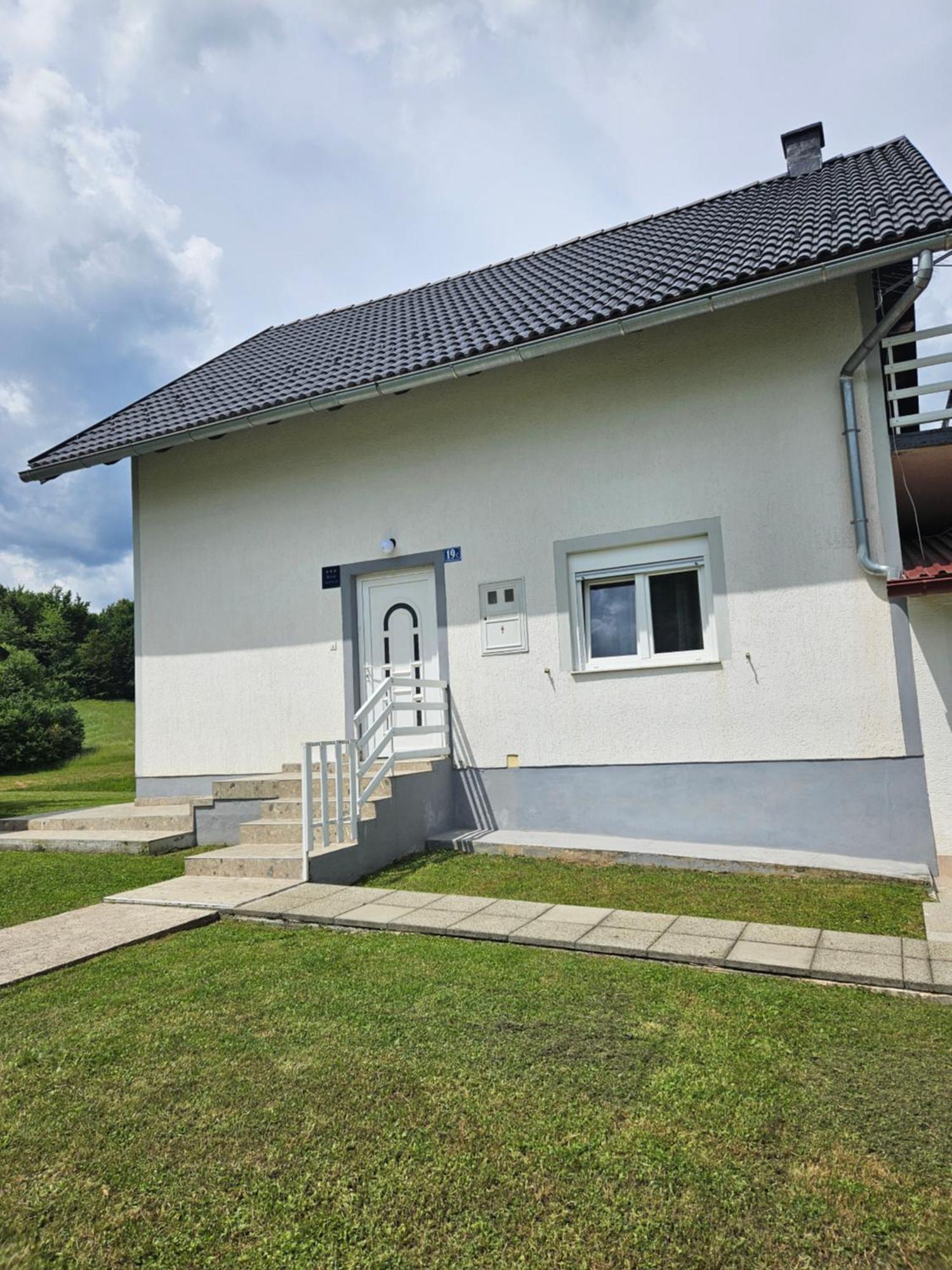 Apartman Mile - Holiday House Smoljanac Exterior foto